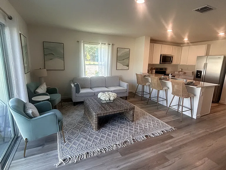 4067 SW 69th Ave — Photo 6