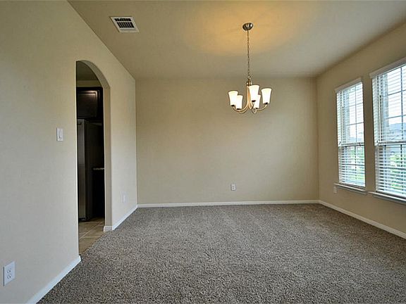 3rd image of 1914 Bravos Manor Ln