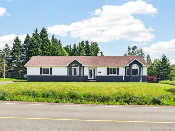 853 Melanson Rd, Dieppe, NB E1A 7N8