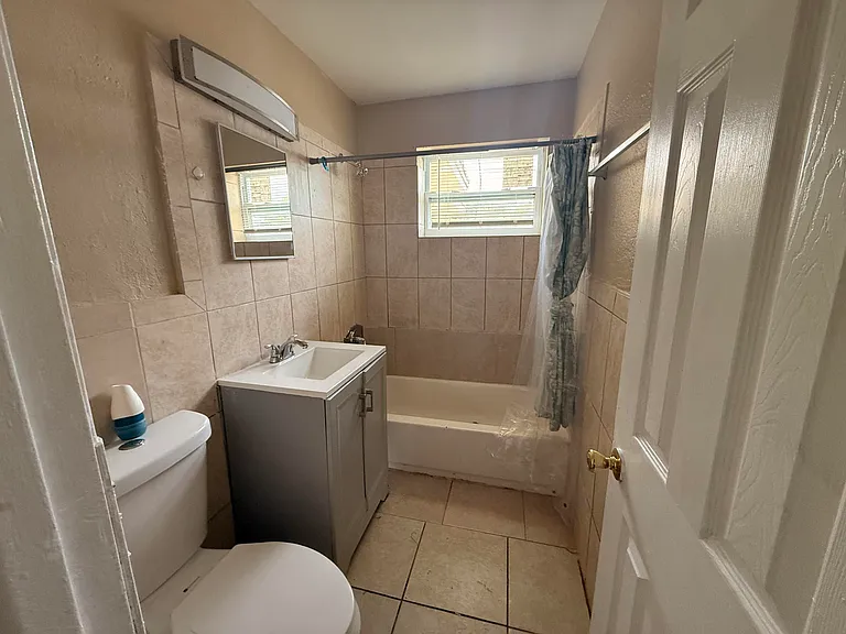 1604 Zephyr Ave — Photo 15