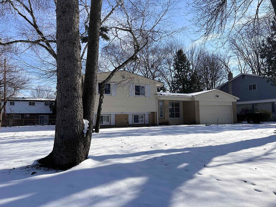 1st image of 27054 Arlington Dr
