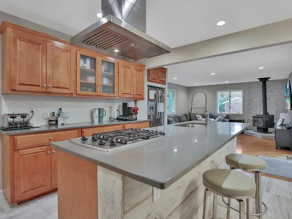 3689 Saint Regis Dr, White Bear Lake, MN 55110