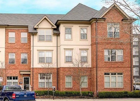 2nd image of 660 Park St