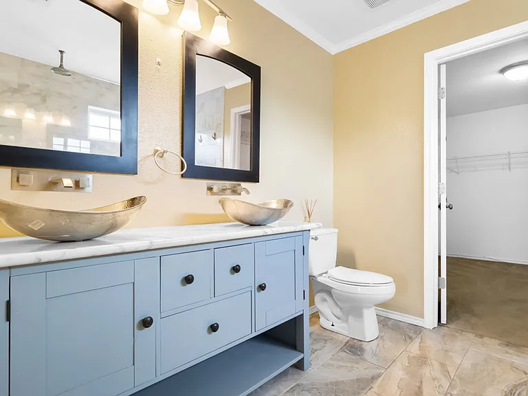 157 Carmel Dr — Photo 16