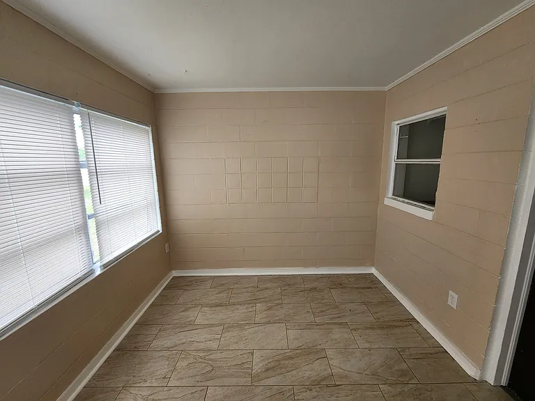 1515 W Washington St #10 — Photo 4