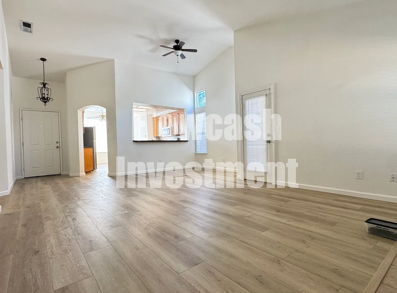 3 bed, 1471 sqft, $2,420 — Photo 3