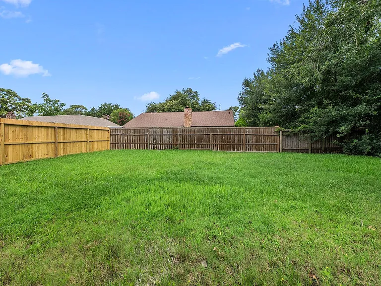 7018 Stoney River Dr — Photo 18