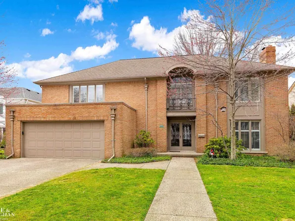 544 Coventry Ln, Grosse Pointe Woods, MI 48236