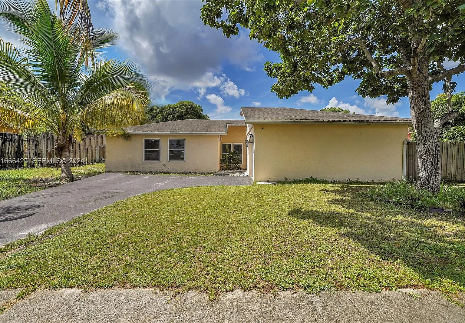 4 bed, 1700 sqft, $4,125 — Photo 1
