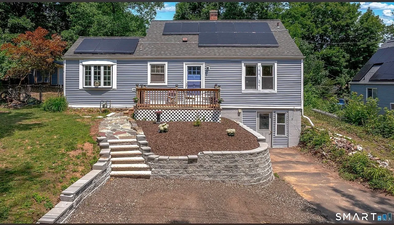 5 bed, 1800 sqft, $4,800 — Photo 1