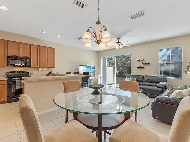 2817 Shady Willow Ln — Photo 4