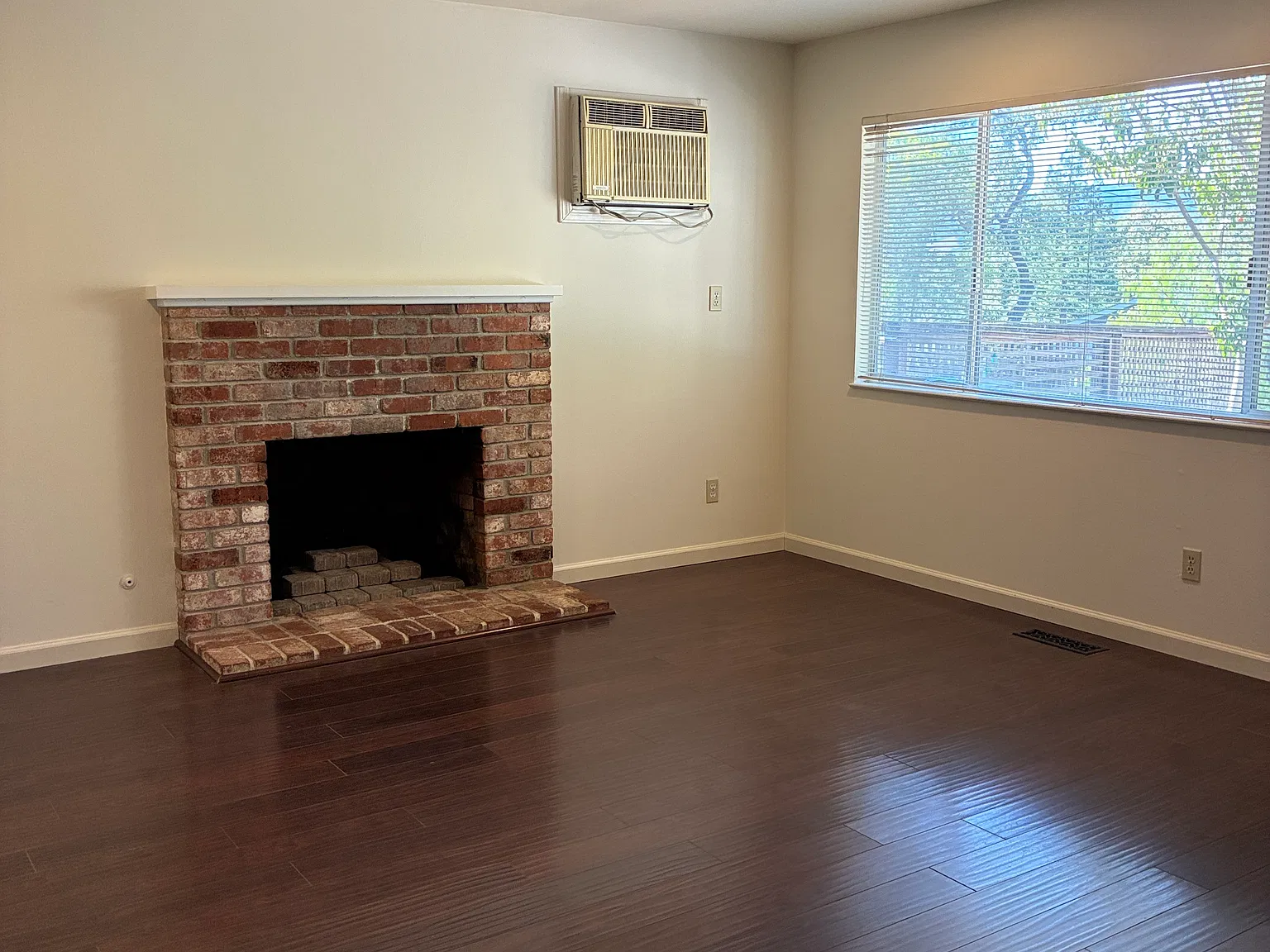 3 bed, $2,950 — Photo 3