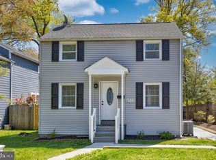 1055 S Edison St, Arlington, VA