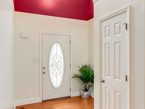 3rd image of 288 Southern Oaks Dr SE