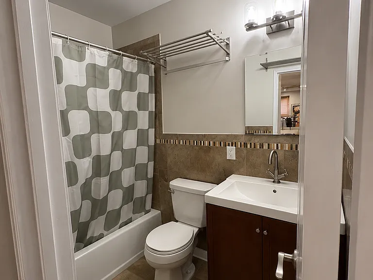 725 Washington St #2 — Photo 6