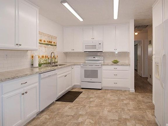 2nd image of 1306 Champion Oaks Dr