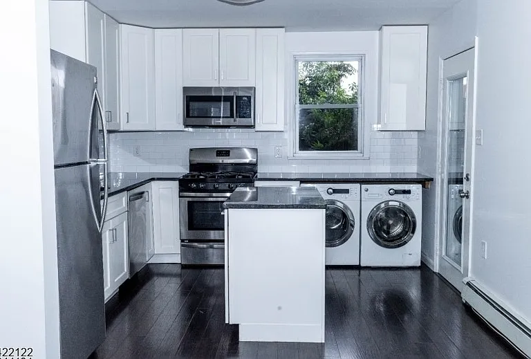 11 Lentz Ave — Photo 2