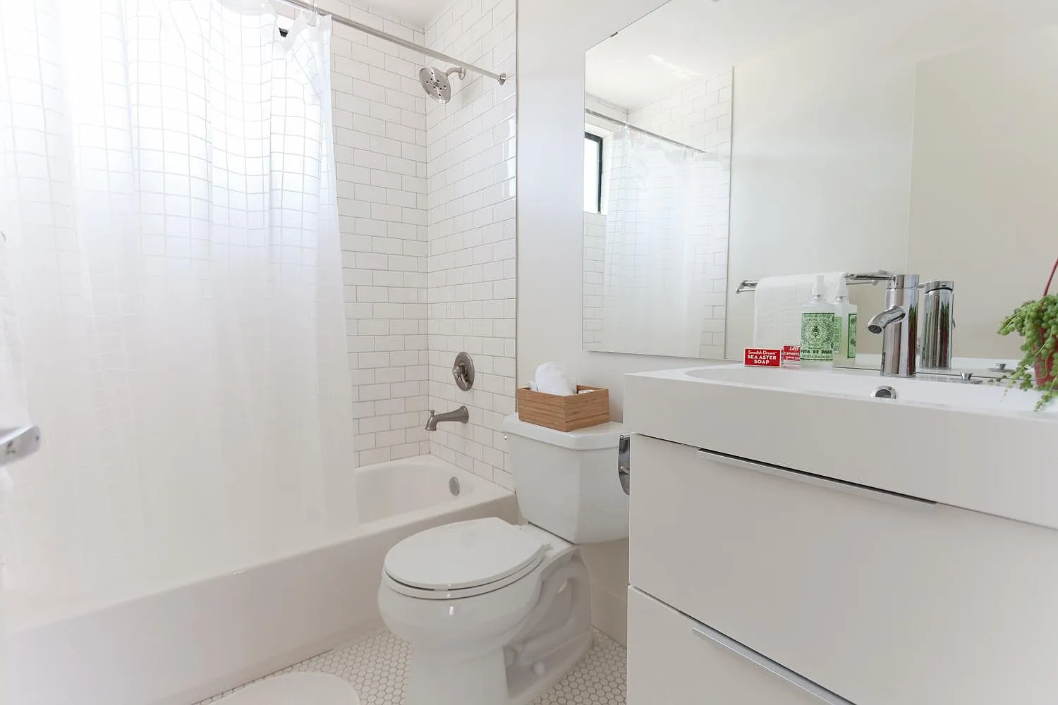 2 bed, 900 sqft, $3,000 — Photo 4
