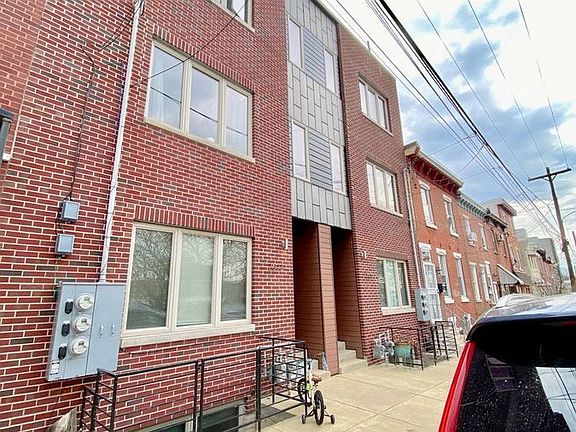 3rd image of 2603 E Hagert St Unit A