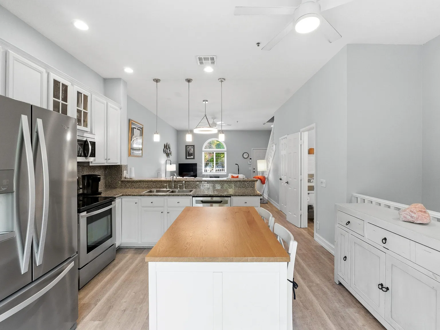 3 bed, 3.5 bath, 1728 sqft, $3,500 — Photo 1