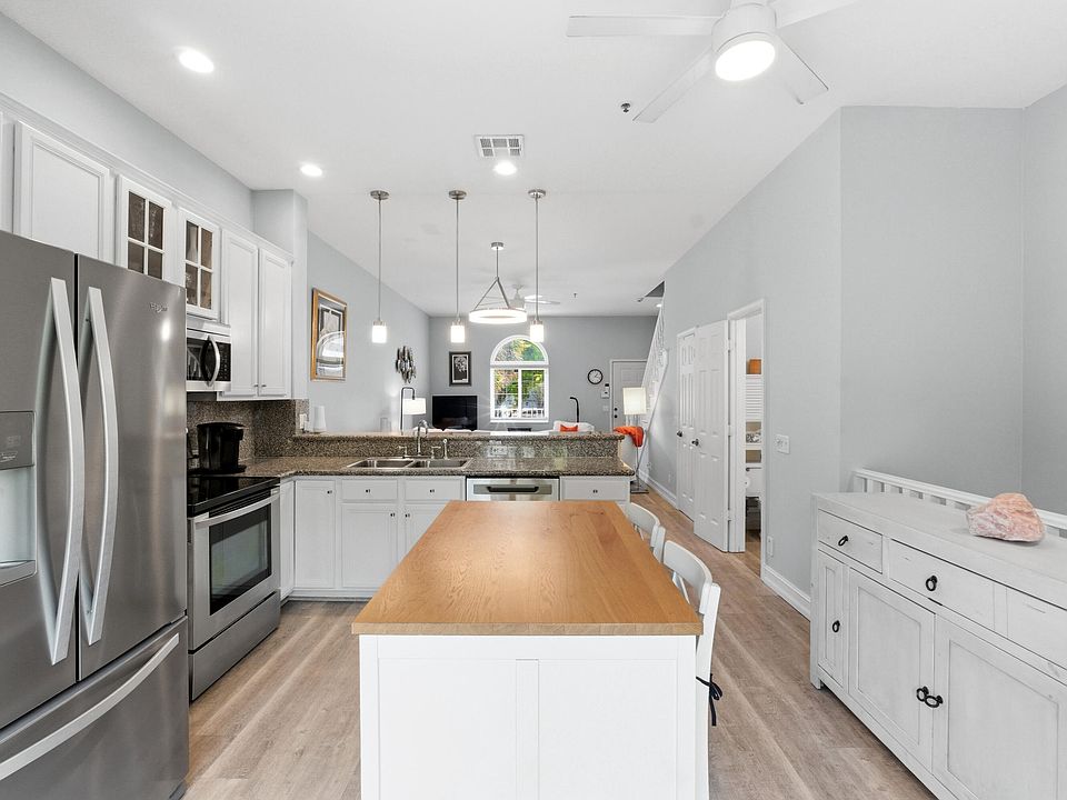 1st image of 2445 NE 14th St #5-509