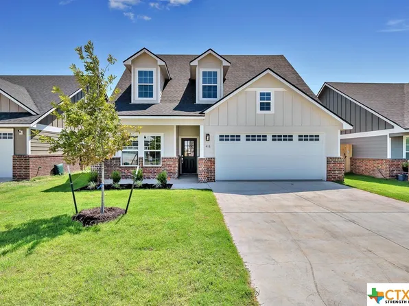 418 Travis Dr, McGregor, TX 76657