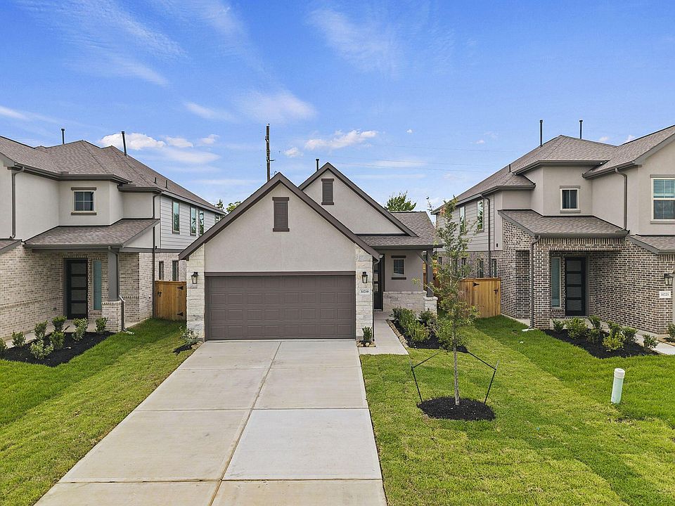 1st image of 31719 Autumn Spur Ln