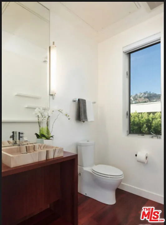 2 bed, 2.5 bath, 1330 sqft, $7,500 — Photo 2