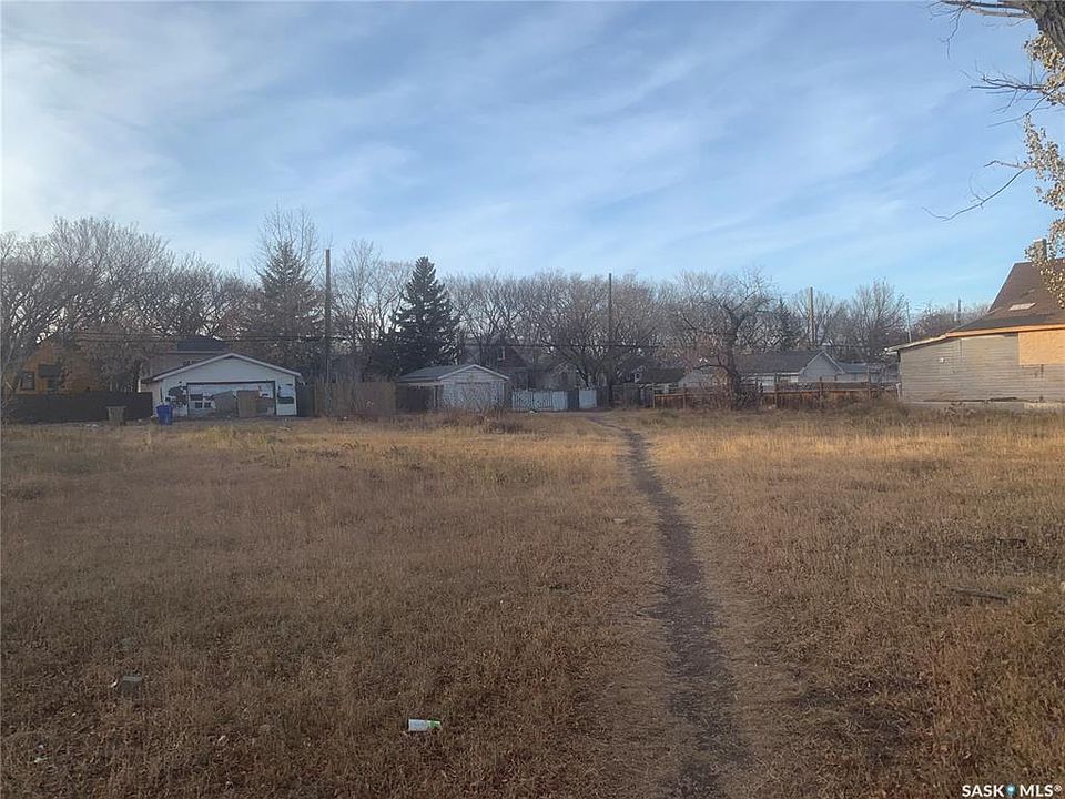 2nd image of 1260 Retallack STREET