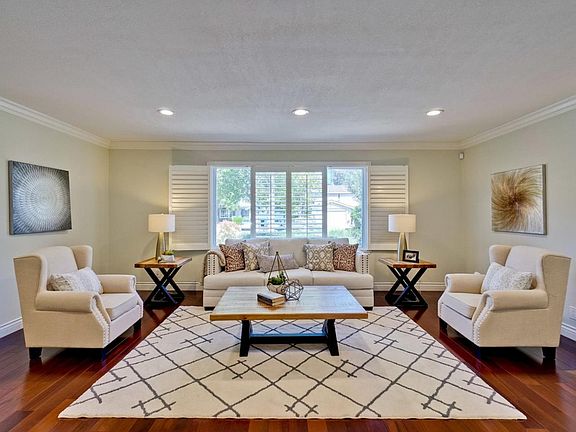4th image of 654 Oneida Dr