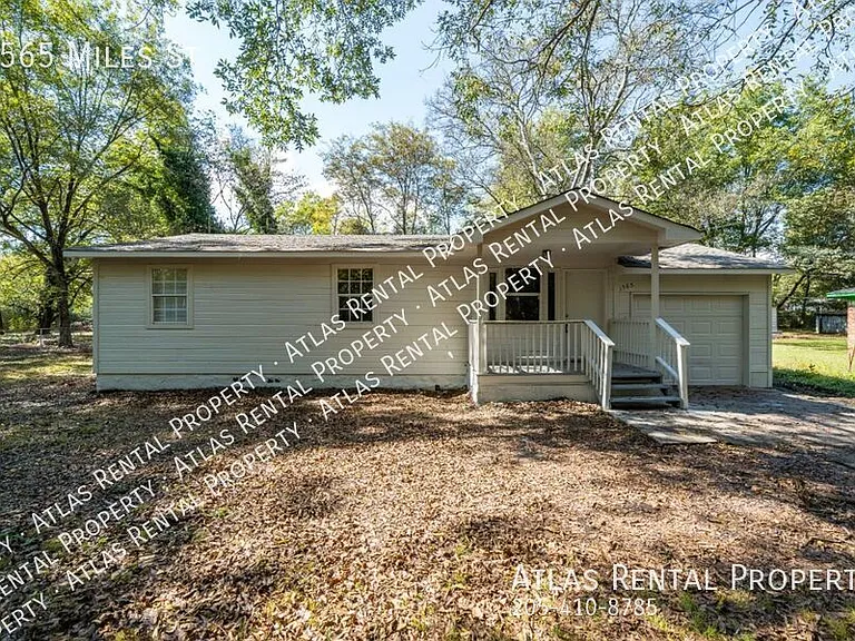 1565 Miles St — Photo 1