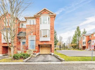 130 Mosaics Ave #40, Aurora, ON L4G7L5