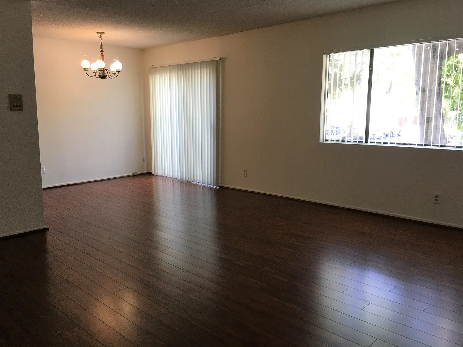 2 bed, 2.5 bath, 1100 sqft, $2,395 — Photo 2