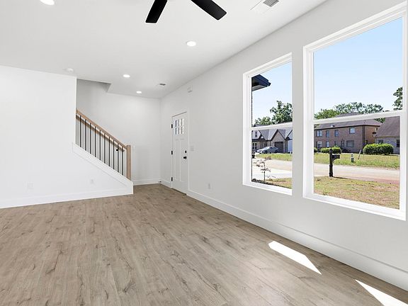 5th image of 425 Ambiance Ct