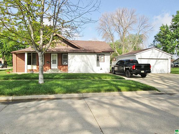 2nd image of 1719 3rd Ave