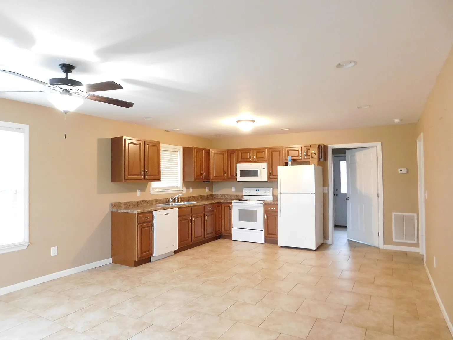 1917 County Road 561 - 1 — Photo 2