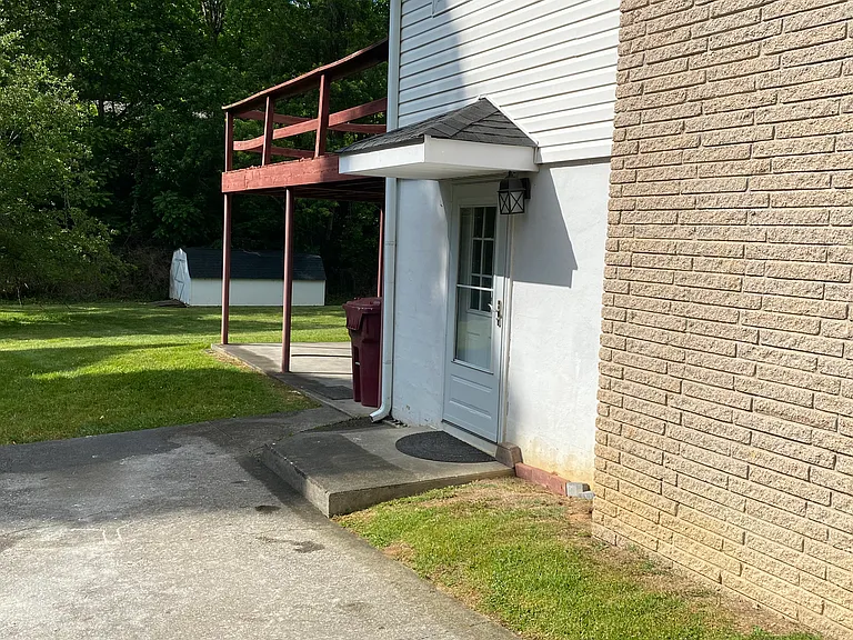 1220 Seminole Dr #2 — Photo 13
