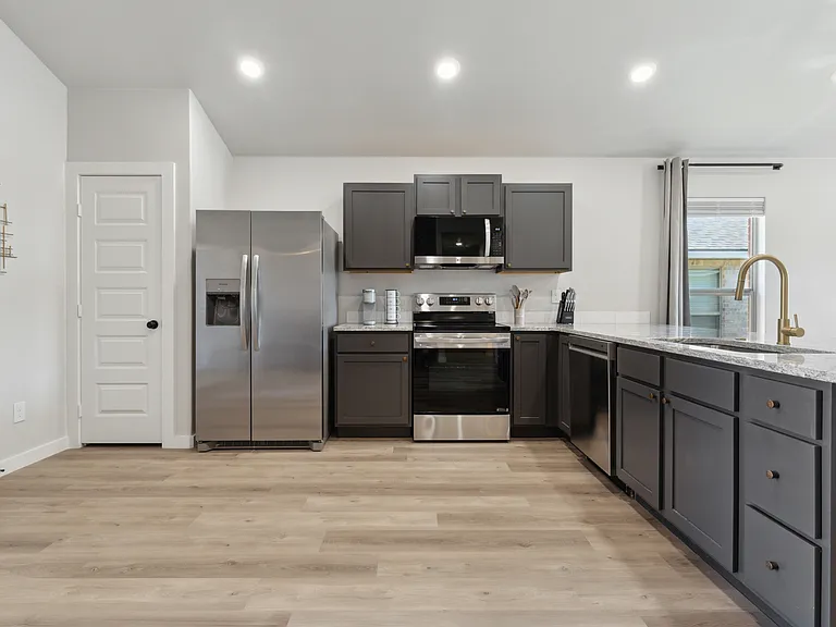 10510 Abbeville Ave — Photo 6