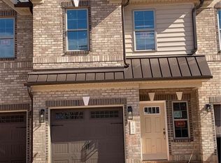 1043 Beechcraft Dr, Mebane, NC 27302