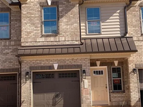 1043 Beechcraft Dr, Mebane, NC 27302