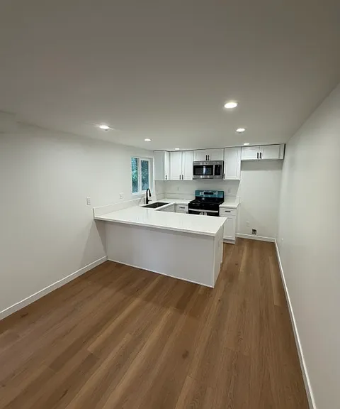 1114 Gladys Ave #1116-D — Photo 2