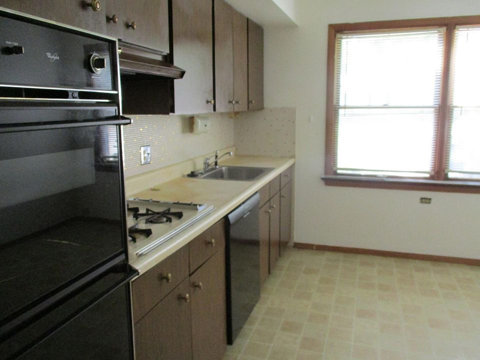 621 Broadmoor Dr Chesterfield, MO Zillow Apartments for Rent in