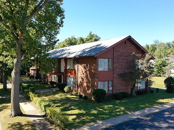 2nd image of 21 Drummond St #35