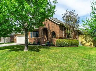 4017 Palomino Dr, Benbrook, TX 76116