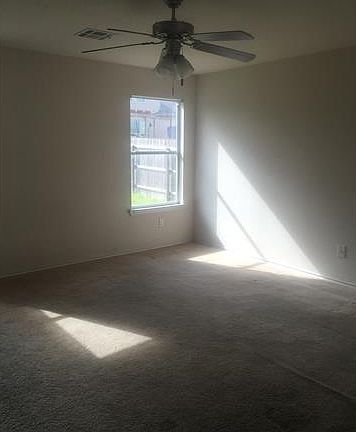 4th image of 325 Prickly Pear Dr