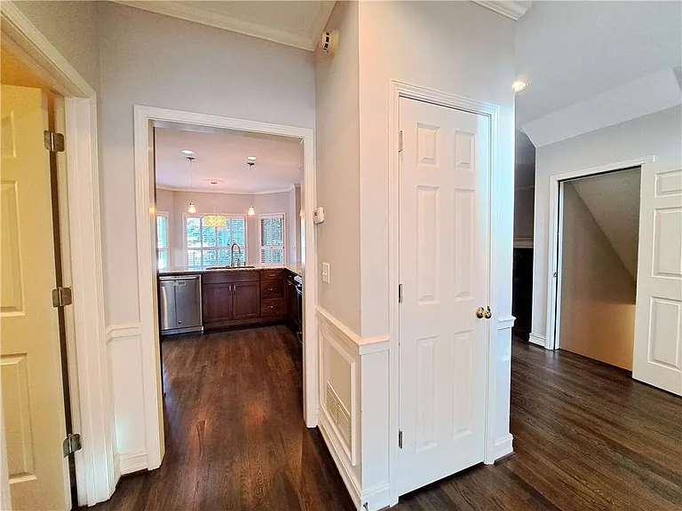 2242 Lenox Walk — Photo 9