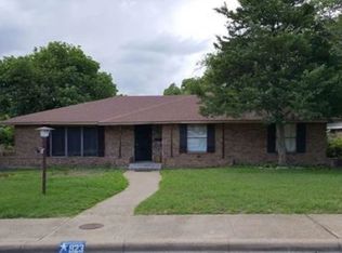 923 Golden Trophy Dr, Dallas, TX 75232