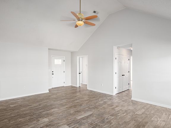 4th image of 309 E Nassau Ave