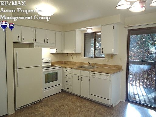 2nd image of 1201 SW Harrier Cir APT 104