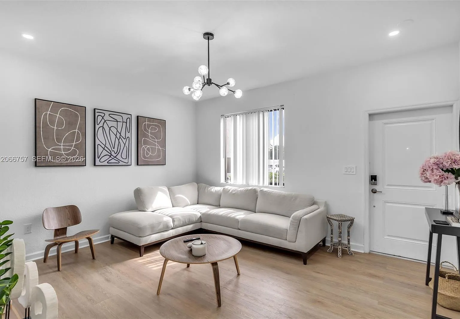 3 bed, 2.5 bath, 1485 sqft, $3,500 — Photo 4
